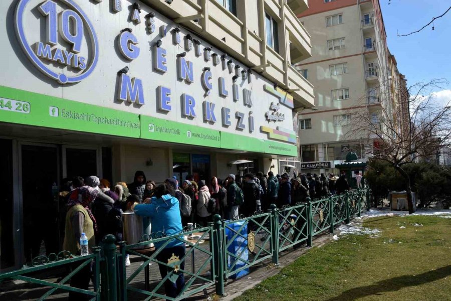 Gençlik Merkezleri Uzaktan Eğitim Döneminde De Gençlerin Yanında