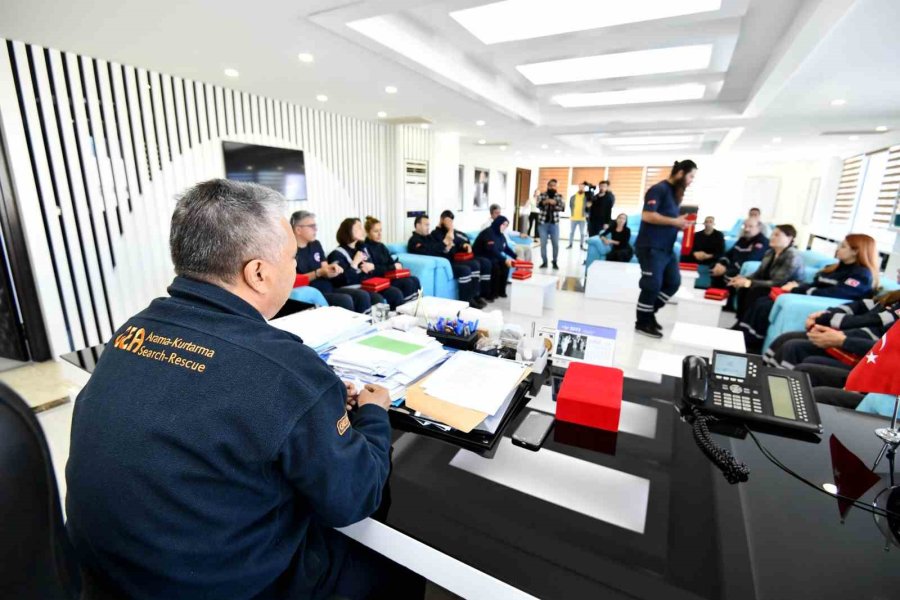 Muratpaşa’da Her Mahallede Afet Gönüllüsü Olacak