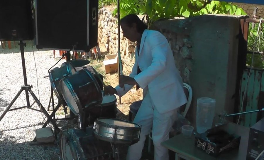 Sosyal Medyada Binlerce Kez İzlenen Davulcunun Cesedi Yanmış Şekilde Bulundu