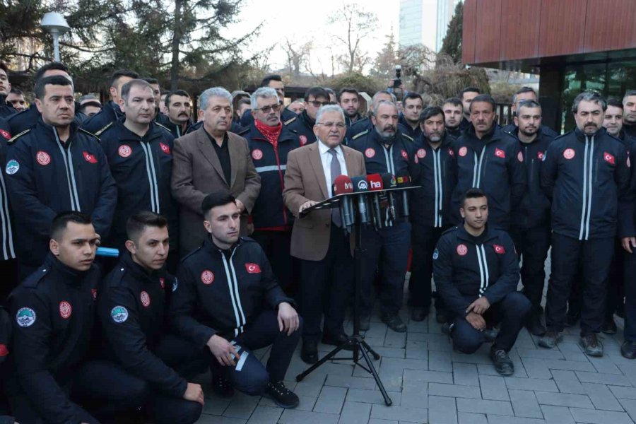 İtfaiye Ekiplerini Karşılayan Büyükkılıç: "duygusal Olmamak İçin Taş Olmak Lazım"