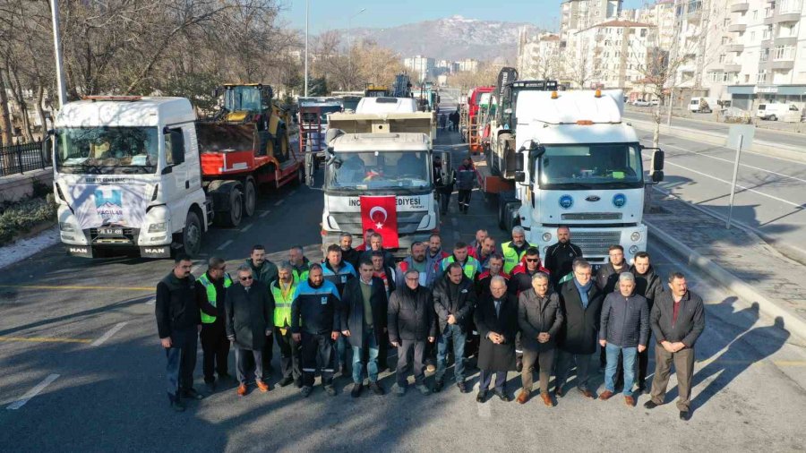 Kayseri’de Belediyelerin Deprem Bölgesine Yardımları Sürüyor