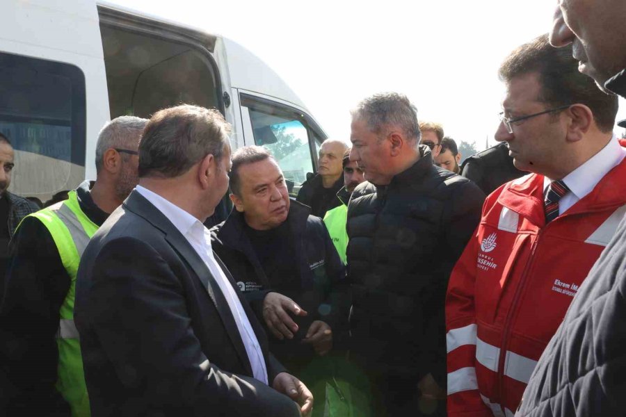 Başkan Böcek, Üçüncü Kez Deprem Bölgesinde