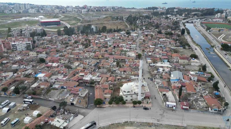 İskenderun’daki Meydan Mahallesi Depremden Etkilenenleri Ağırlıyor