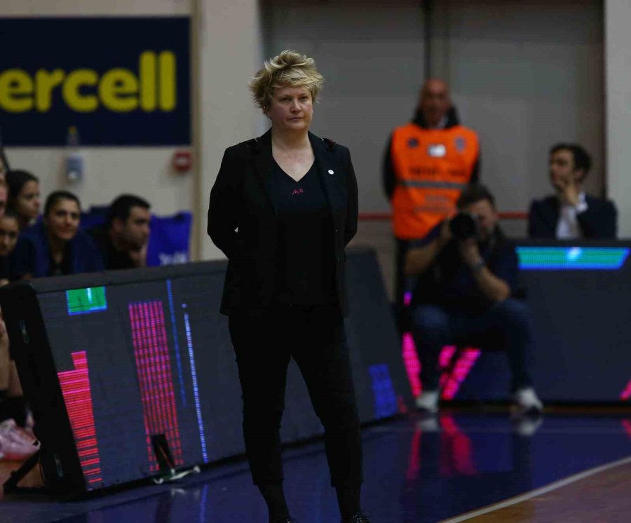 Kadınlar Euroleague: Fenerbahçe: 93 - Valencia Basket: 61