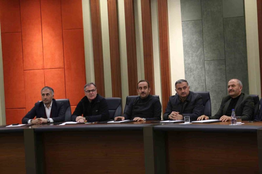 Başkan Çolakbayrakdar; “çözüm Merkezi, 7/24 Saat Çalışarak, Yaraları Sarıyor”