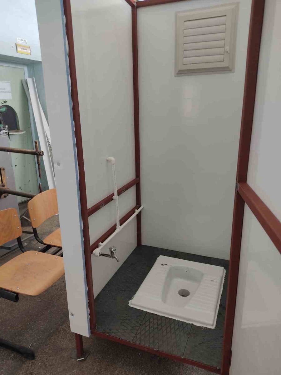 Ulukışla’dan Deprem Bölgesine Seyyar Tuvalet