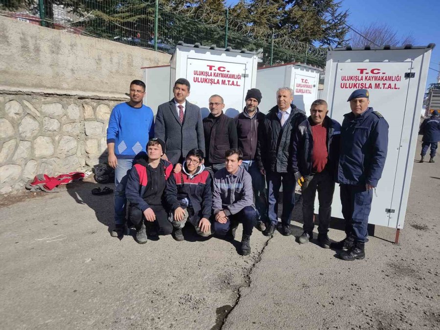 Ulukışla’dan Deprem Bölgesine Seyyar Tuvalet