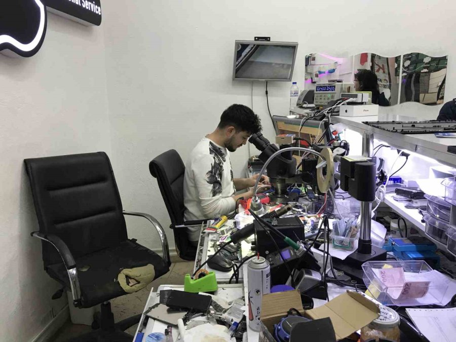 Telefonunu Uzun Yıllar Kullanmak İsteyenlere Uyarılar