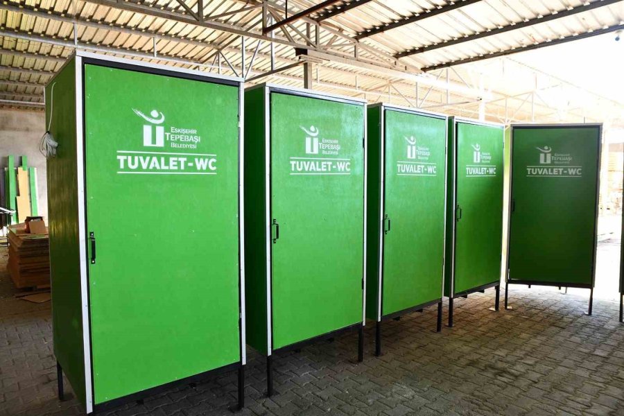 Tepebaşı’ndan Deprem Bölgesine Seyyar Tuvalet Desteği