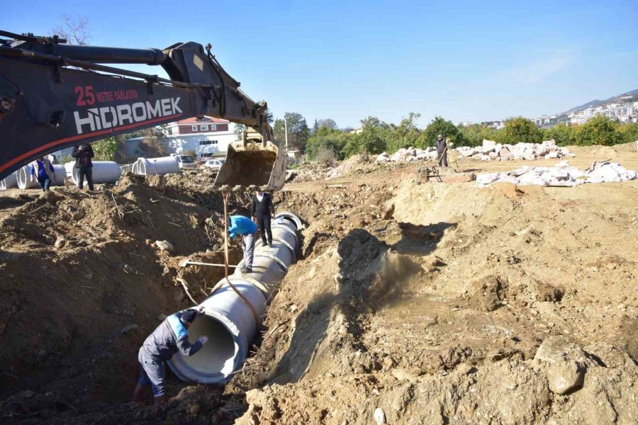 Alanya Belediyesi Alt Yapı Çalışmalarını Sürdürüyor