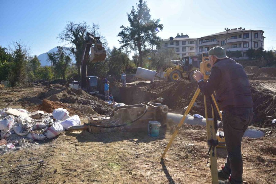 Alanya Belediyesi Alt Yapı Çalışmalarını Sürdürüyor