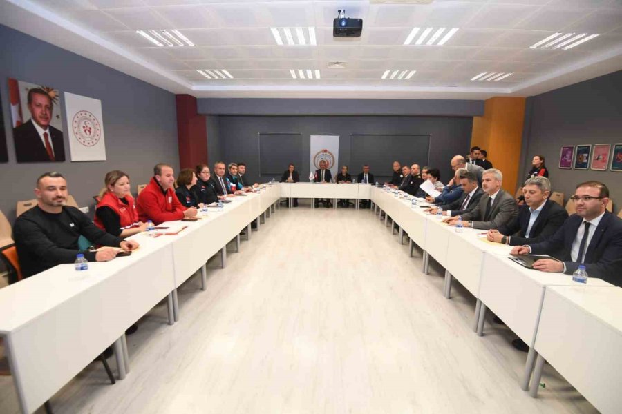 Antalya’da 13 Bin 421 Depremzede Öğrenci Okula Başladı