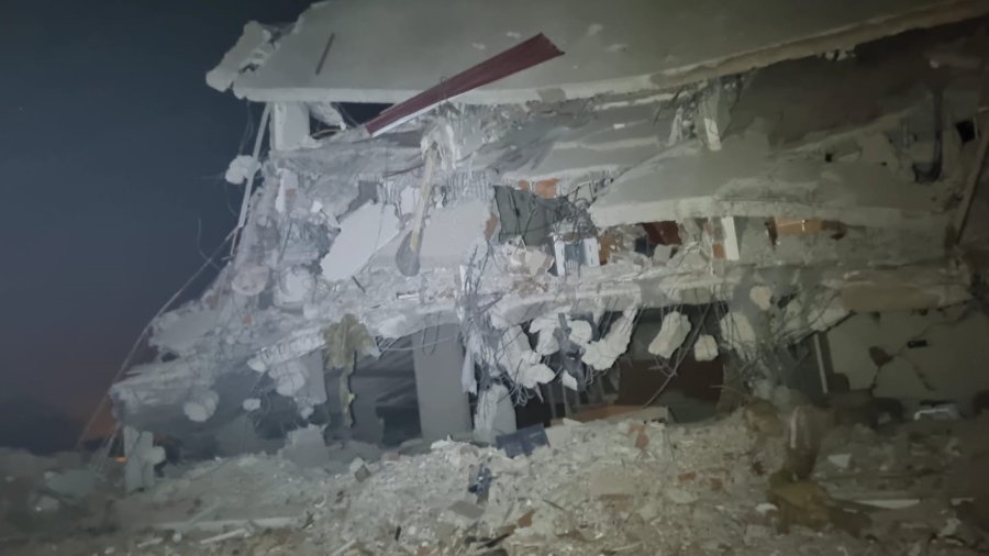 Depremden Sonra Hayalet Şehre Dönüşen Elbistan, Gece Vakti Böyle Görüntülendi