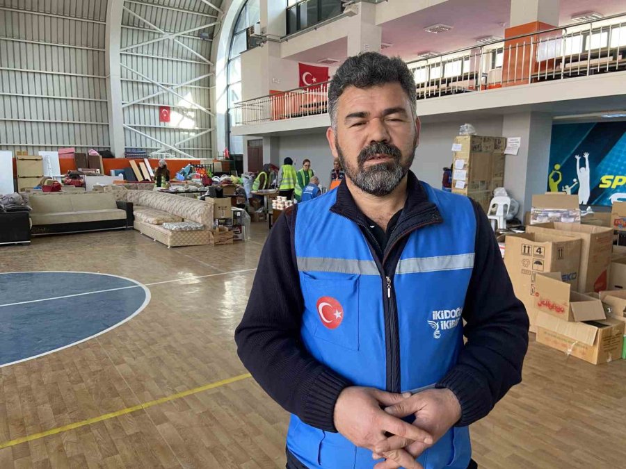 Farklı Ülkelerden Eğitim İçin Geldikleri Konya’da Depremzedeler İçin El Eleler