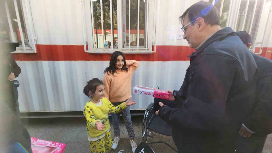 Bakan Dönmez, "hem Çalışanlarımız Hem De Bölge İnsanı 2 Bin Konteynerlik Kent Planlanıyor’