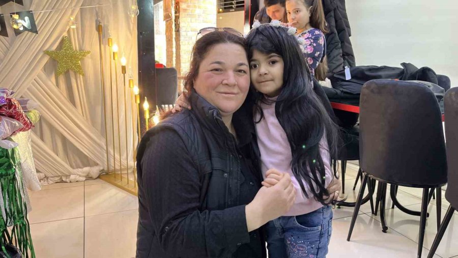 Göz Kanseri Minik Kıza Sürpriz Doğum Günü