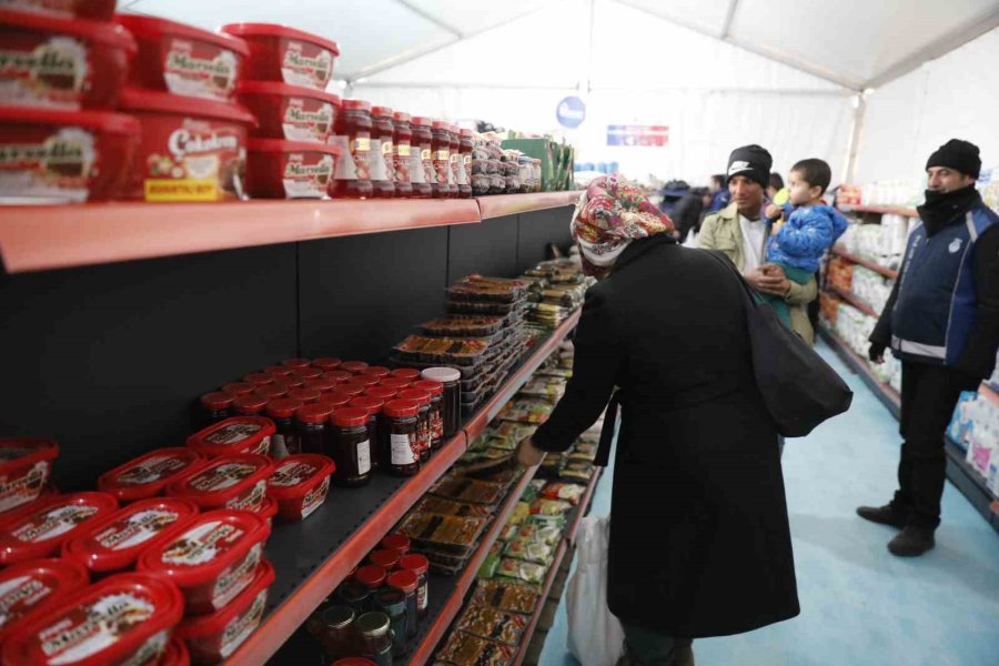 Esenler’den Büyük Afete Büyük Seferberlik