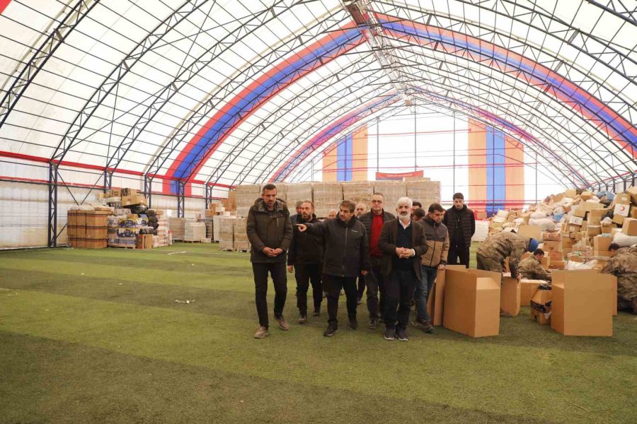 Esenler’den Büyük Afete Büyük Seferberlik