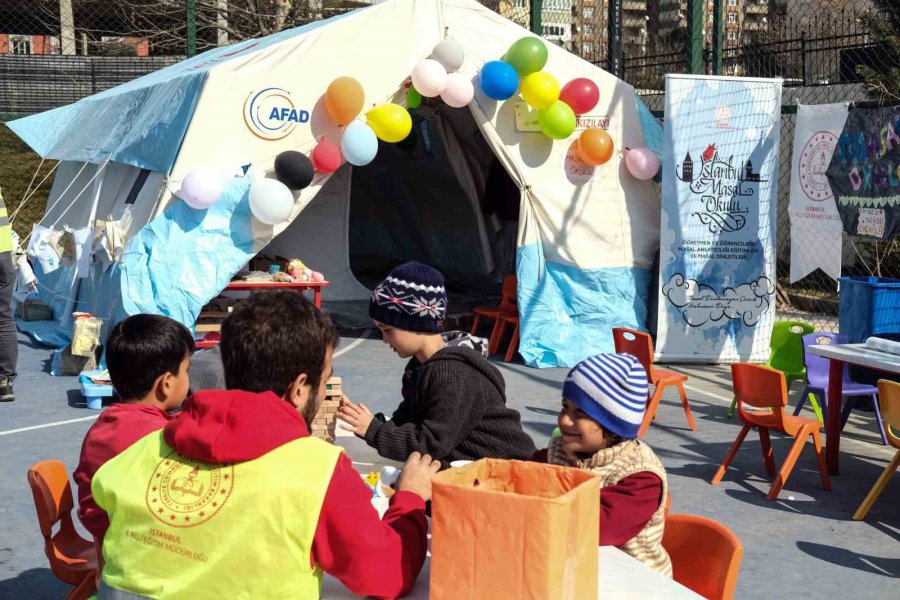 Kahramanmaraş’ta Çocukların Yaraları Masallarla Sarılıyor