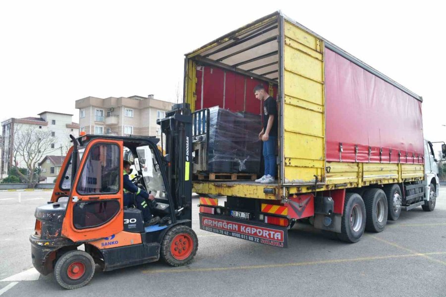 Kırım Tatar Türklerinden Deprem Bölgesine Yardım Tırı