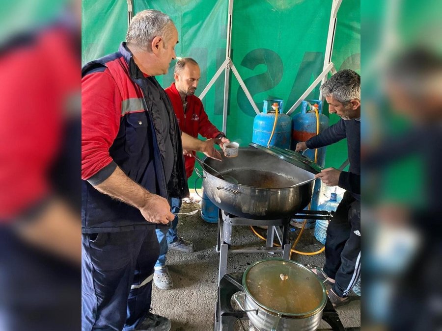 Başkan Çolakbayrakdar: "son Yaralar Sarılana Kadar Afet Bölgesindeyiz"