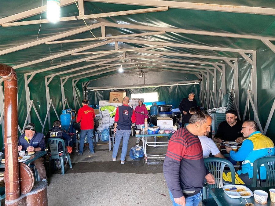 Başkan Çolakbayrakdar: "son Yaralar Sarılana Kadar Afet Bölgesindeyiz"