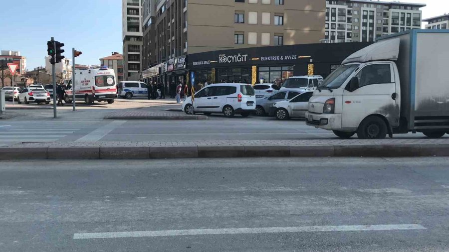 Boşandığı Eşini Çocuklarını Göremediği İçin Rehin Aldı