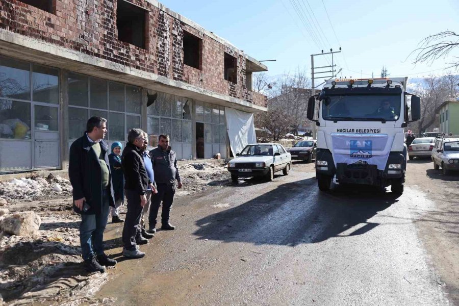 Hacılar Ve Develi Belediyeleri Göksun’da Çalışmalara Destek Veriyor