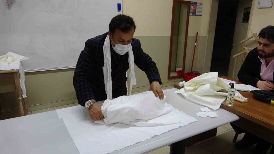 ’ölü Yıkayıcısı’ Olarak Bilinen ’gassallık’ Mesleğine Deprem Sonrası İlgi Arttı