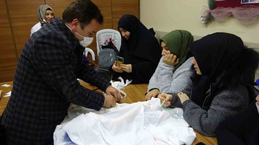 ’ölü Yıkayıcısı’ Olarak Bilinen ’gassallık’ Mesleğine Deprem Sonrası İlgi Arttı