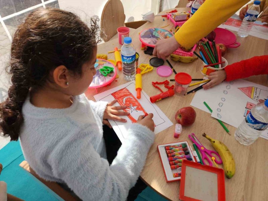 Samsun Büyükşehir Belediyesi Afet Bölgesinde “çocuk Oyun Evi” Kurdu