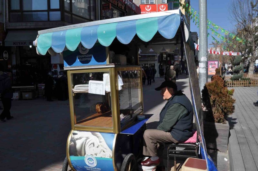 Artan Hava Sıcaklığını Fırsat Bilen Vatandaşlar Adeta Sokaklara Döküldü