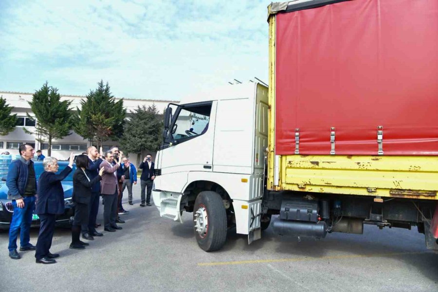 Kırım Tatar Türklerinden Deprem Bölgesine Yardım Tırı