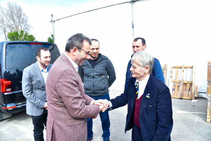 Kırım Tatar Türklerinden Deprem Bölgesine Yardım Tırı