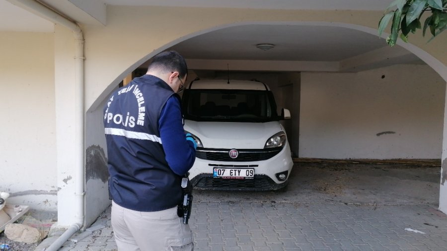 Antalya’dan Çalınan Hafif Ticari Araç Manavgat’ta Park Halinde Bulundu