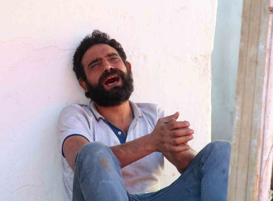 Evi Yanan 4 Çocuk Babasının Gözyaşları Yürek Burktu