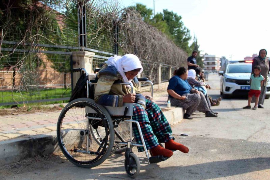 Evi Yanan 4 Çocuk Babasının Gözyaşları Yürek Burktu