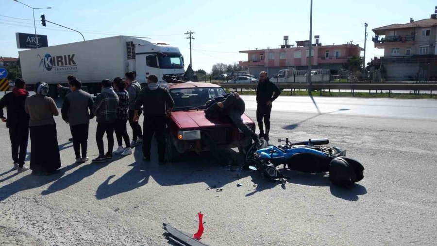 Kazada Otomobil Üzerine Düşen Yaralının Hali Görenleri Hayrete Düşürdü