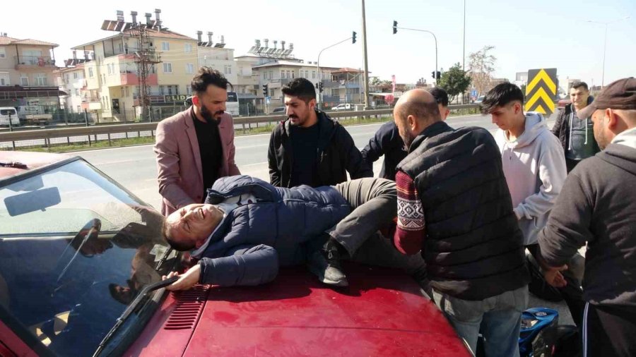 Kazada Otomobil Üzerine Düşen Yaralının Hali Görenleri Hayrete Düşürdü