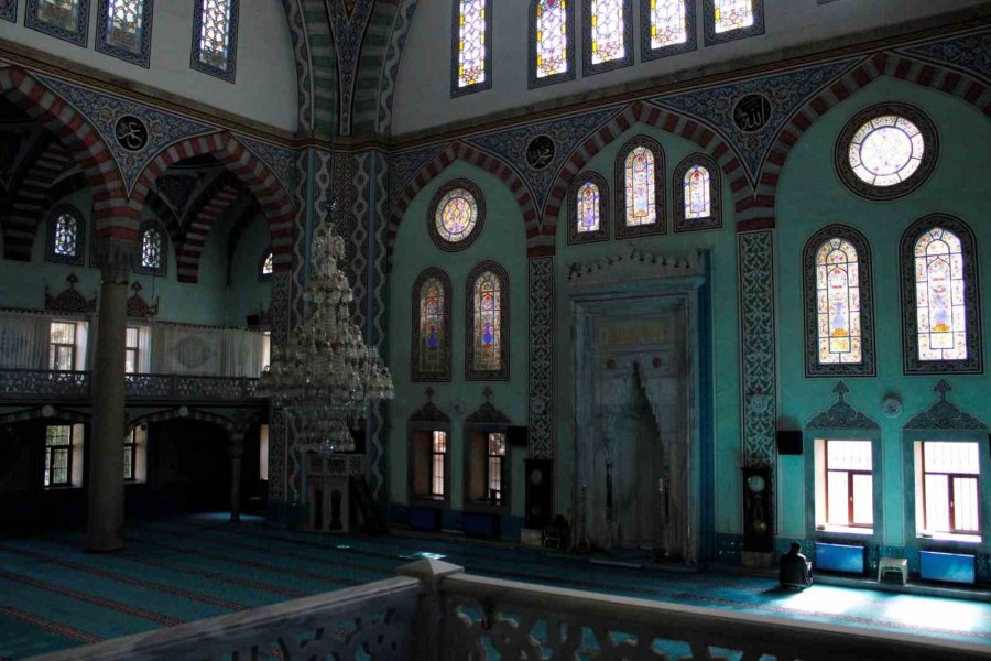Asırlık Eskişehir Reşadiye Camii Görenleri Mest Ediyor