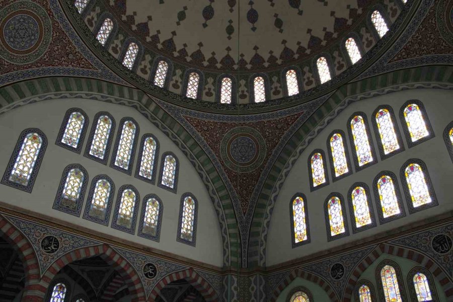 Asırlık Eskişehir Reşadiye Camii Görenleri Mest Ediyor