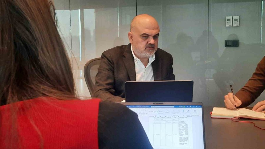 İtalya’dan Özel Jetle Deprem Bölgesine Yardıma Koştu