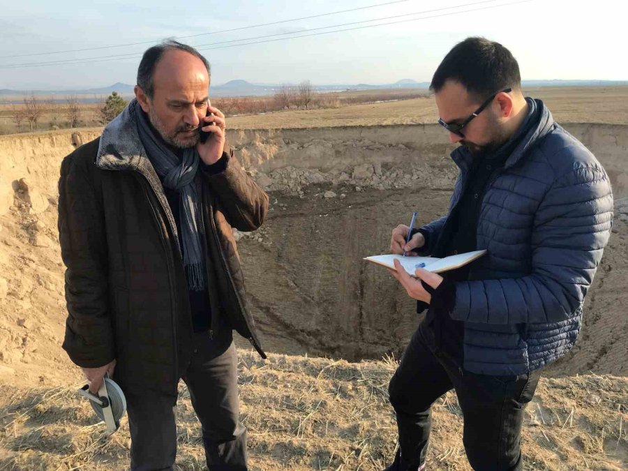 Konya’da İki Fay Arasında 37 Metre Çapında Obruk Oluştu