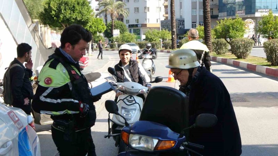 Manavgat’ta Denetlenen 300 Motosikletten 26’sına Ceza Uygulandı