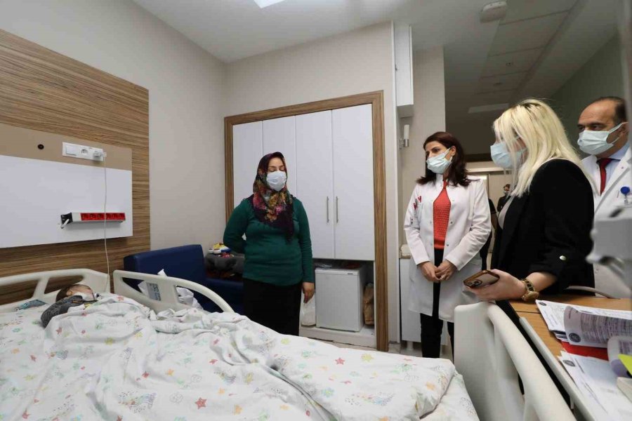 Aü’de 4 Bine Yakın Depremzede Tedavi Edildi