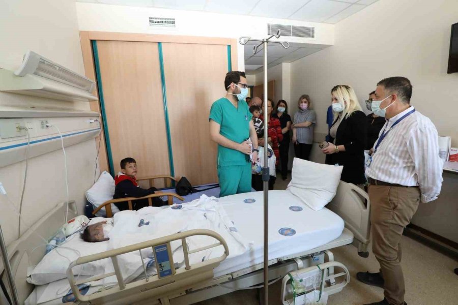 Aü’de 4 Bine Yakın Depremzede Tedavi Edildi