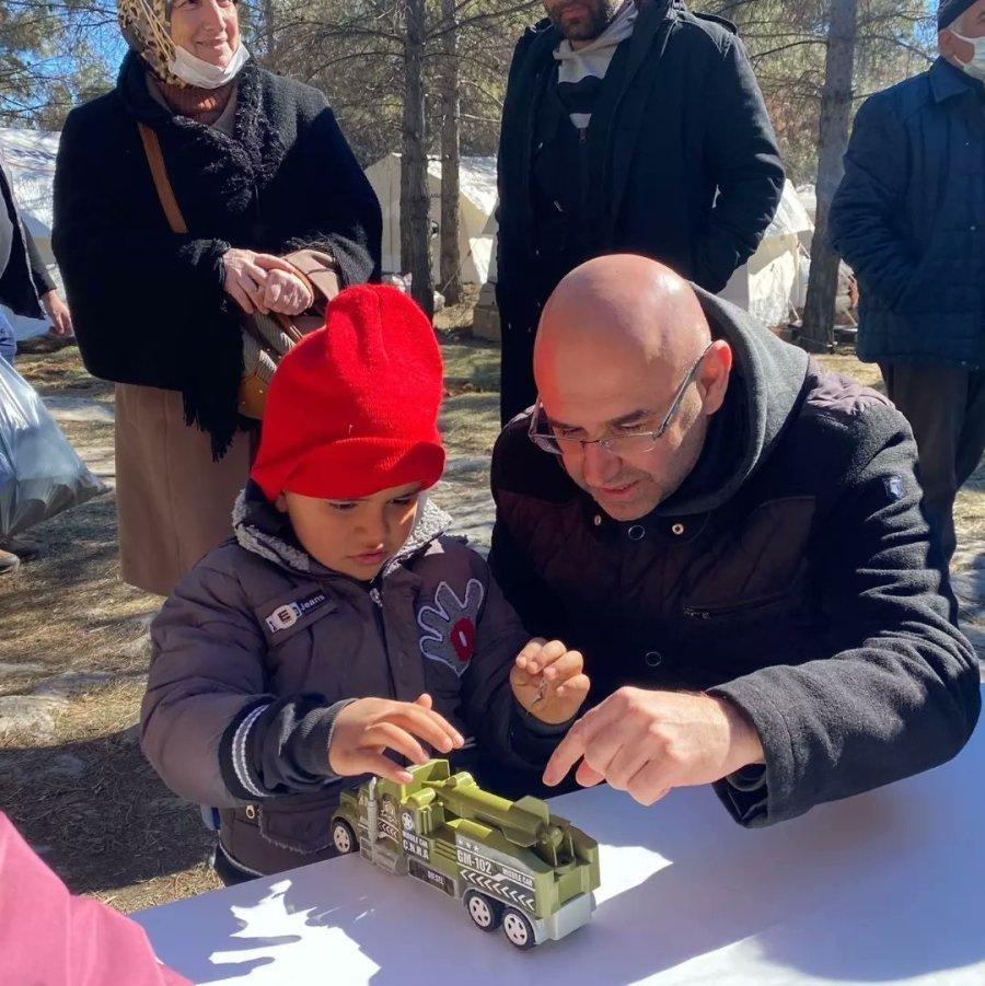 Afette İletişimin Merkezi “sosyal Medya” Oldu