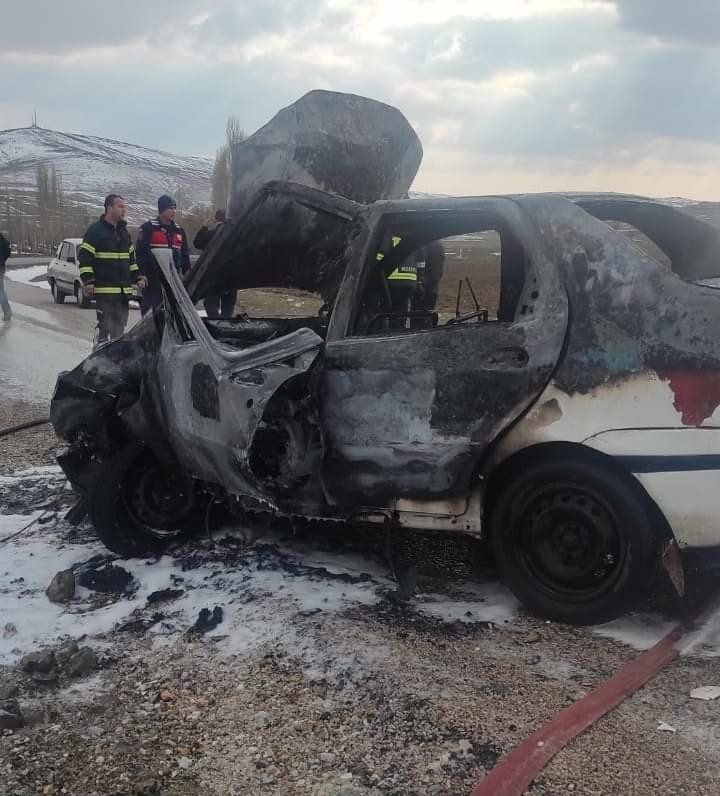 Aksaray’da 2 Otomobil Çarpıştı: 2 Yaralı