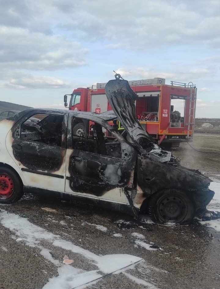 Aksaray’da 2 Otomobil Çarpıştı: 2 Yaralı