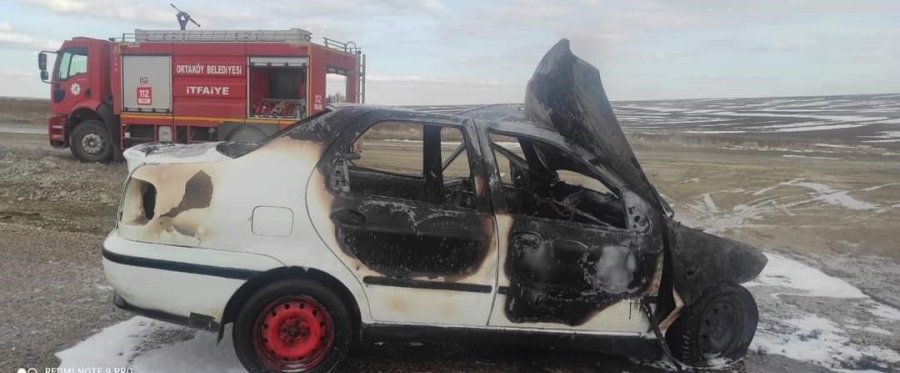 Aksaray’da 2 Otomobil Çarpıştı: 2 Yaralı